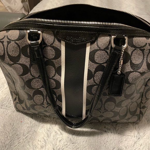 COACH COACH COACH!!! - Picture 3 of 7